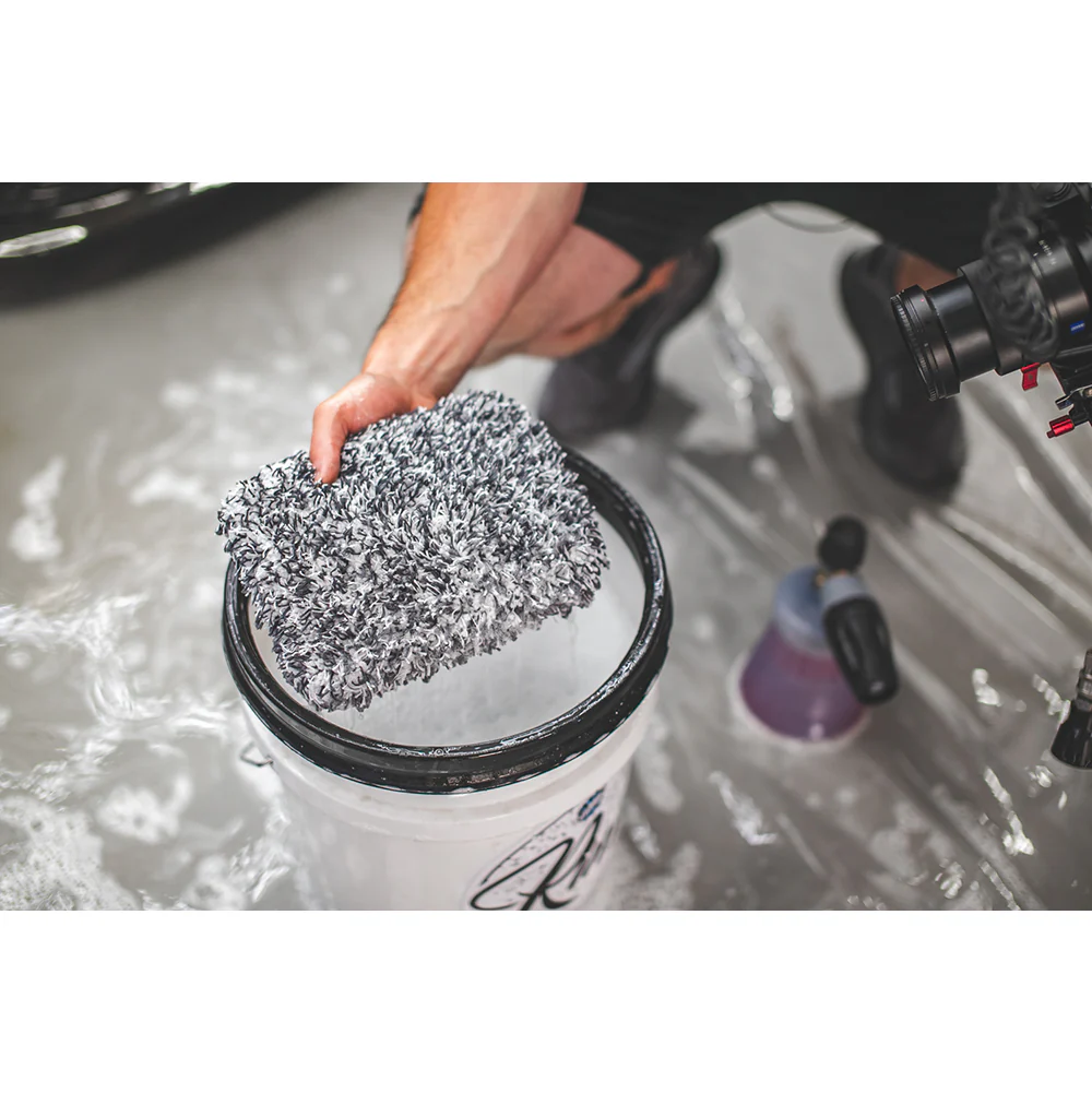 The Cyclone Ultra Wash Mitt & Wash Pad Combo - Image 3