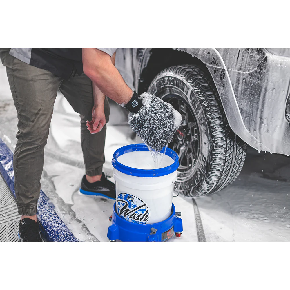 The Cyclone Ultra Wash Mitt & Wash Pad Combo - Image 4