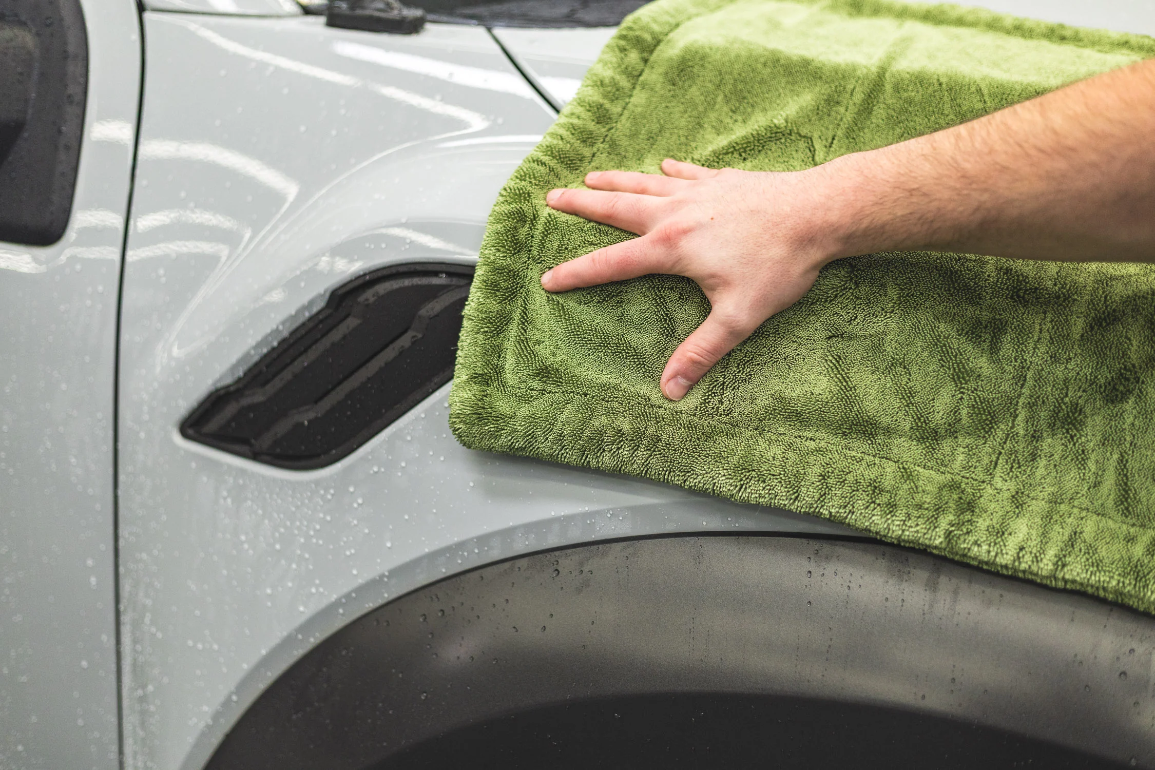 The Liquid8r M22 Drying Towel - Case - Image 7